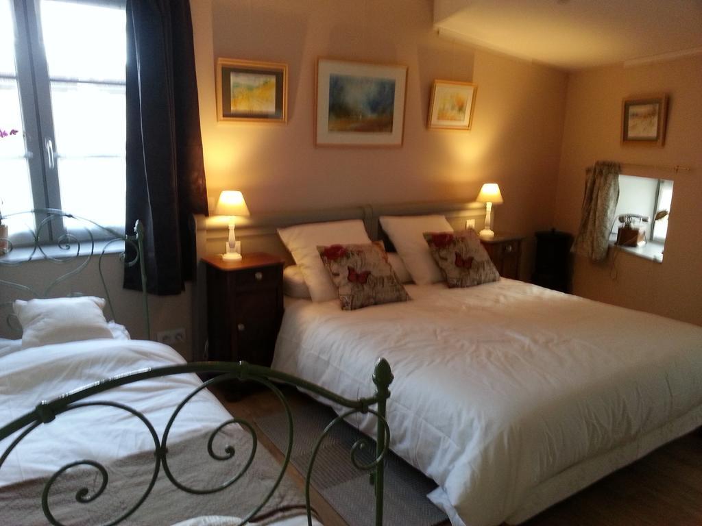 Relais St Jacques - Roanne Bed and Breakfast Saint-Haon-le-Châtel Værelse billede
